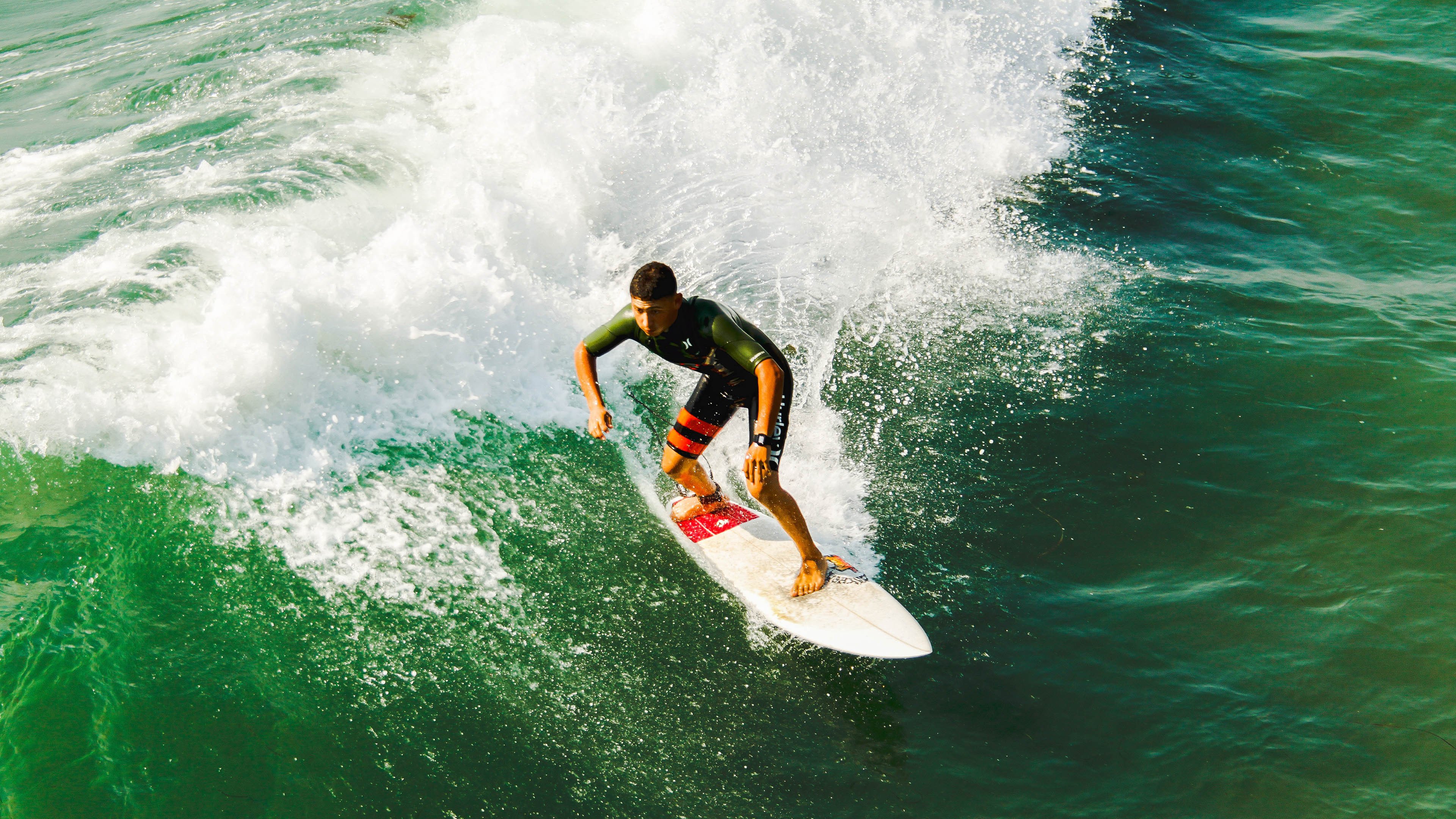 约基奇无解统治力诠释MVP本色，湖人铁血防守冰封独行侠进攻狂潮