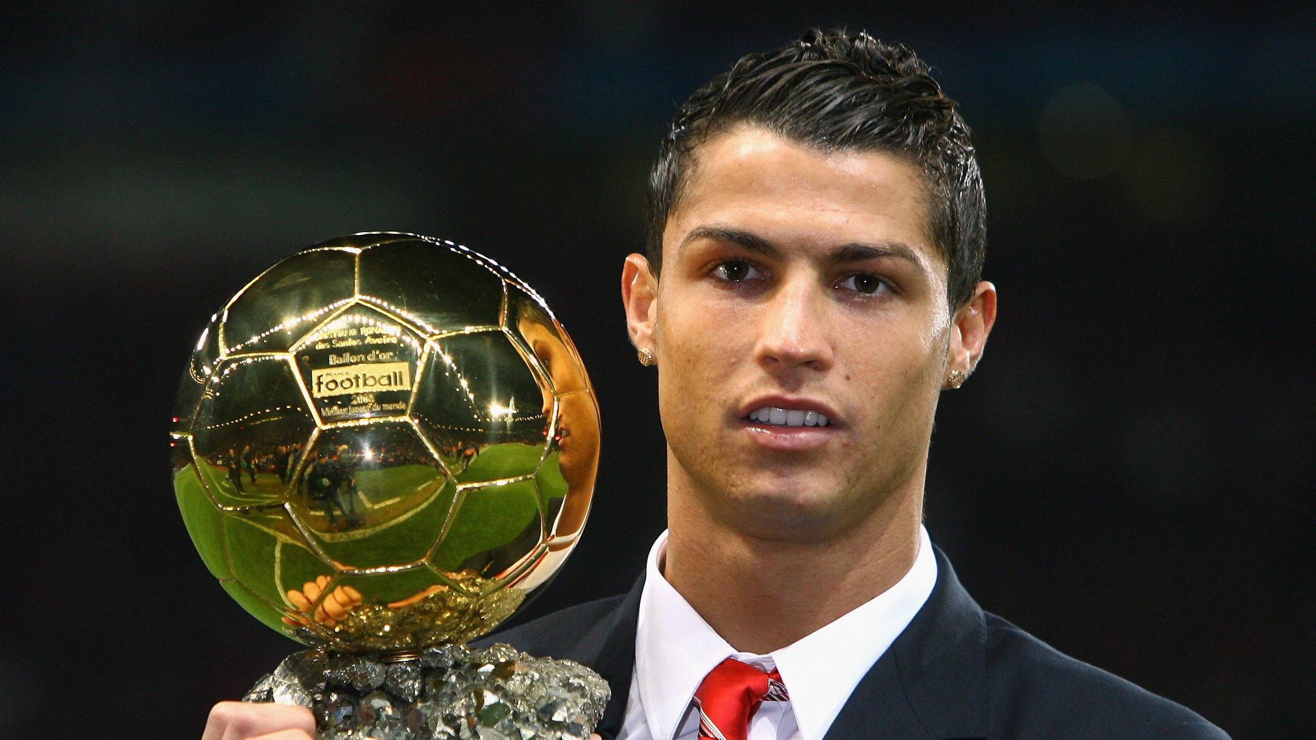 维尼修斯闪耀全场，荷兰军团强势攻克皇家社会